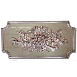 French wood paneling Frontal door top